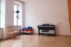 Raum Vermieten: Großes Studio mit Yamaha-Klavier in Wien